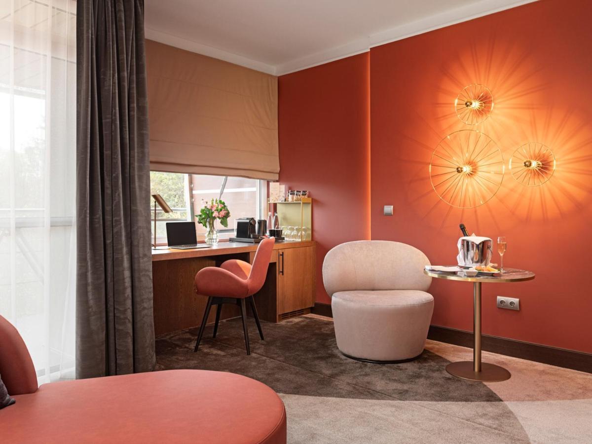 Spirit Hotel Thermal Spa Sárvár Extérieur photo A room at the Hotel